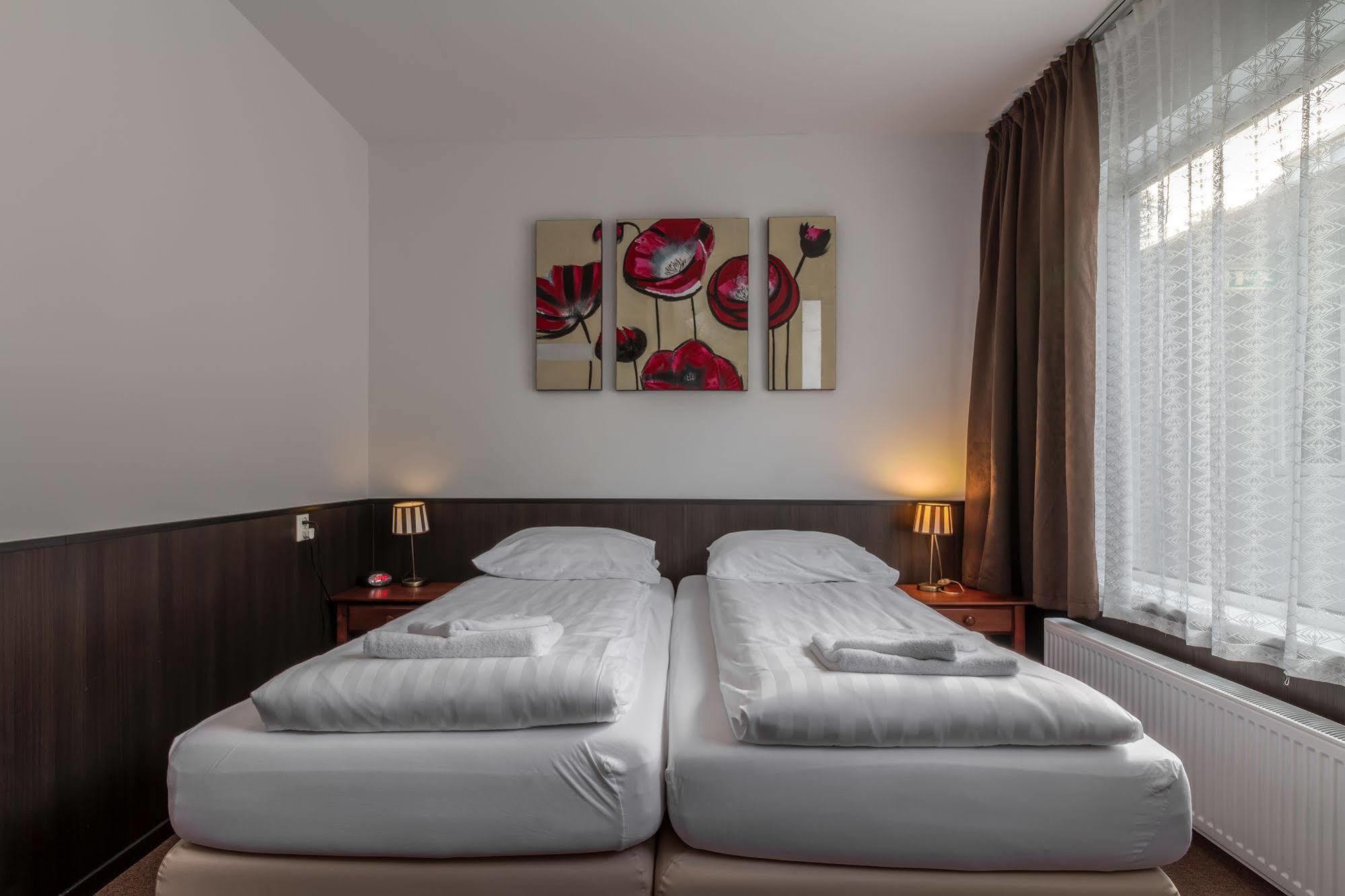 Hotel Randenbroek アーメルスフォールト エクステリア 写真