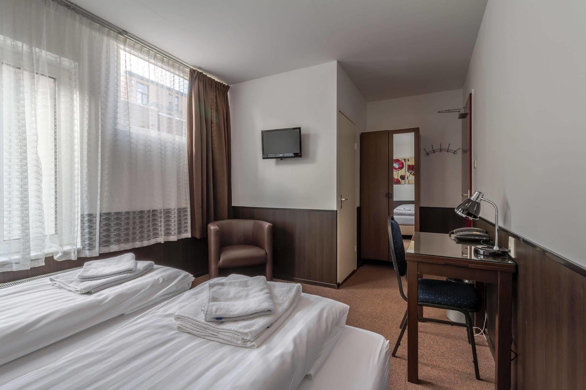 Hotel Randenbroek アーメルスフォールト エクステリア 写真