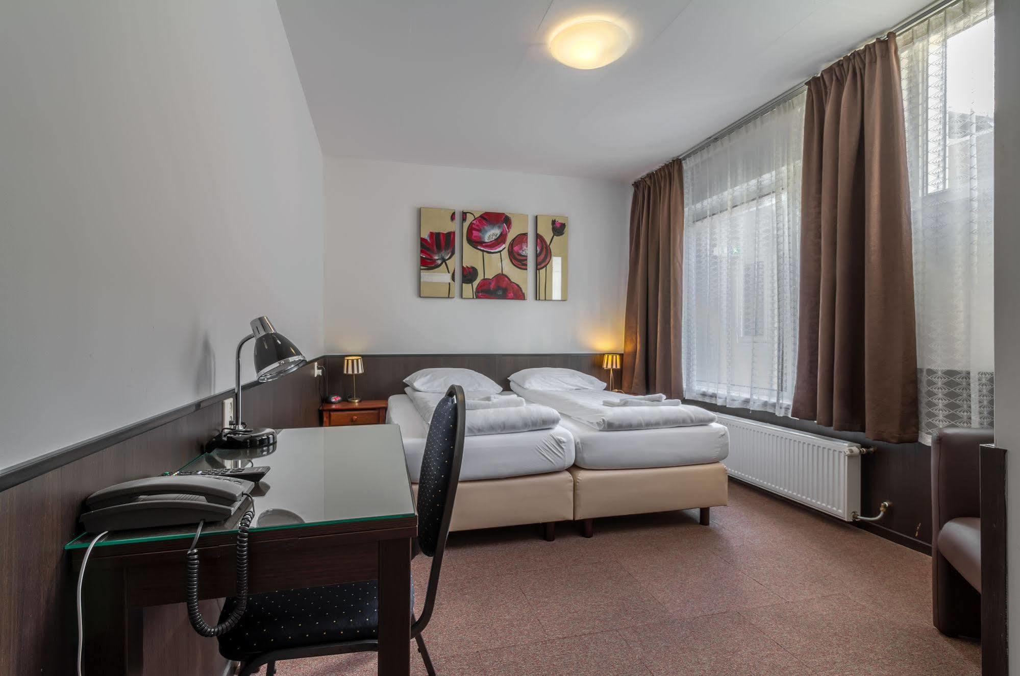 Hotel Randenbroek アーメルスフォールト エクステリア 写真